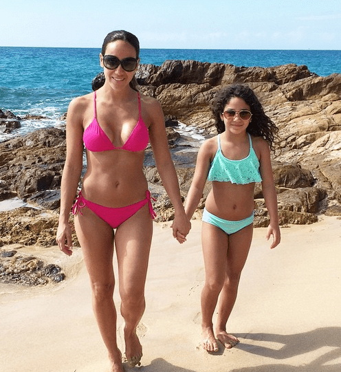 mom-daughter-nude-naked-nudist