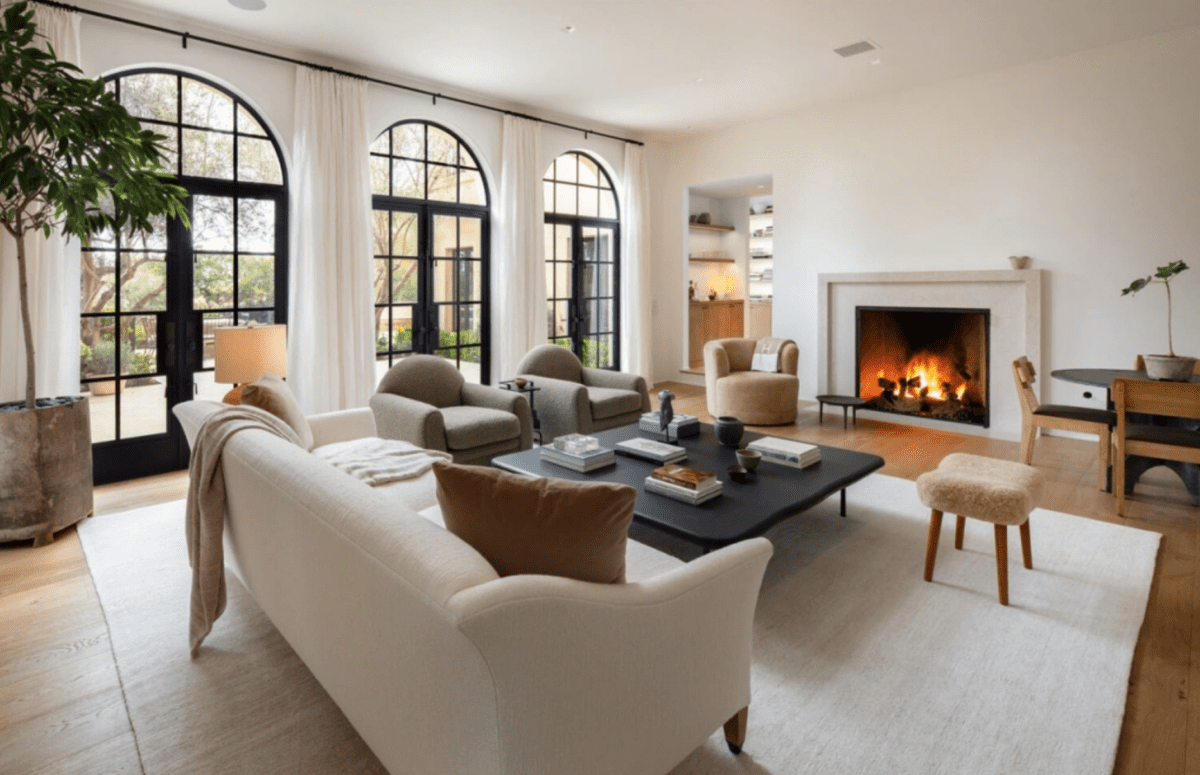 Formal sitting room in Dina Manzo's new home