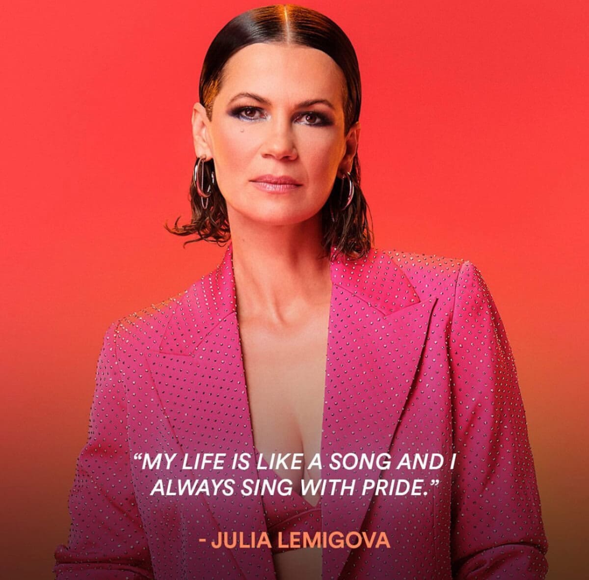Julia is living life loud and proud this season.