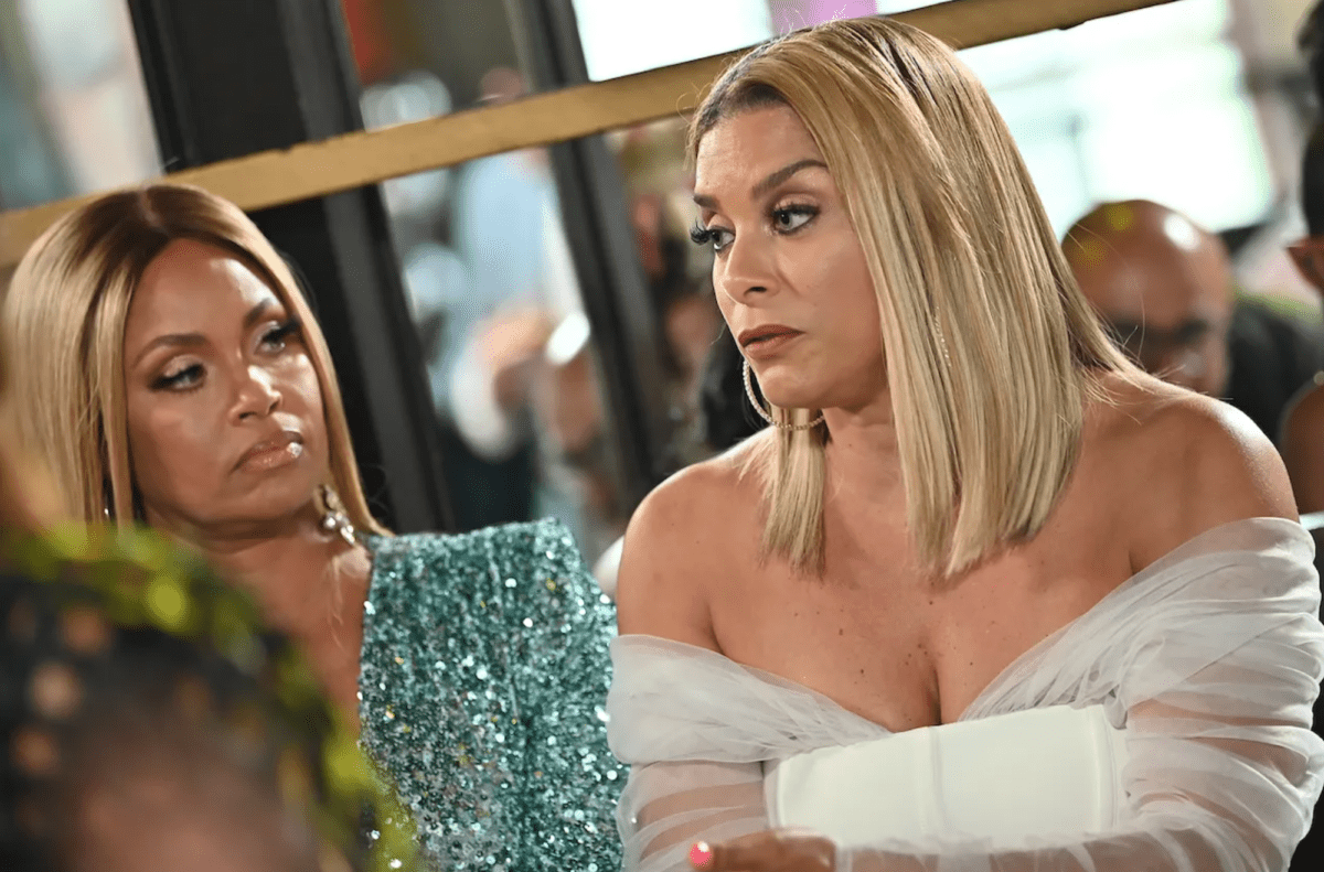 Gizelle confronts Robyn about Juan's brushing off her concerns about their marriage on RHOP.
