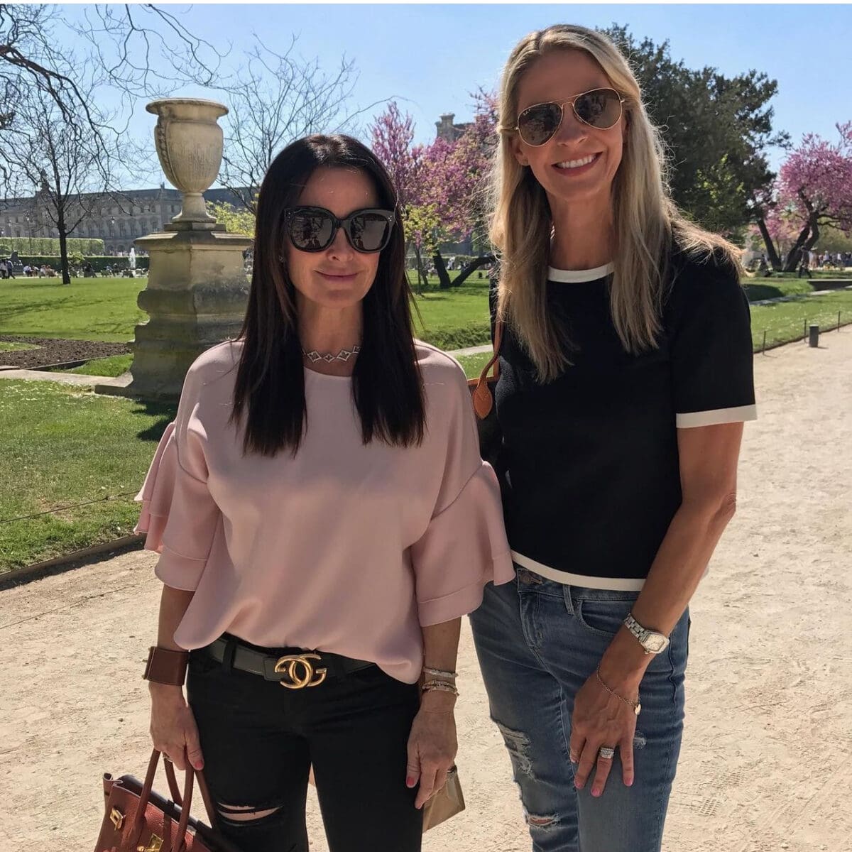 RHOBH star Kyle Richards and her late best friend Lorene Shea pose for photo while traveling in Europe. 