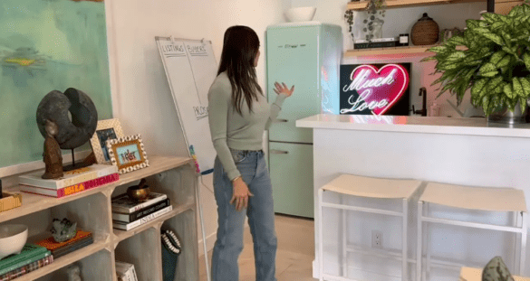 Kyle Richards' oldest daughter gives a tour of her beautiful home.